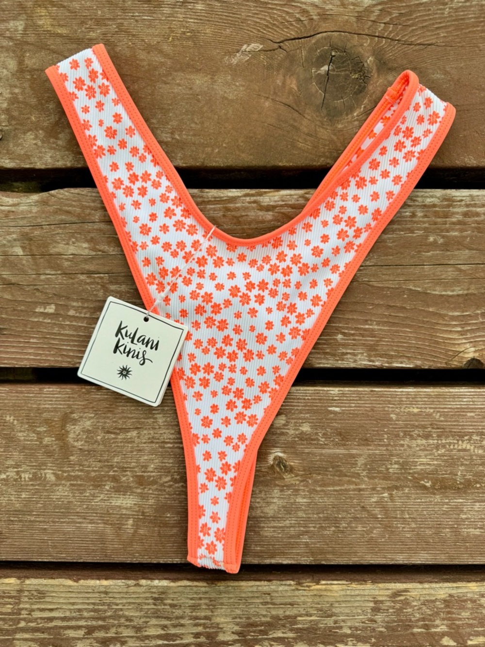 Kulani kinis bottom-high cut